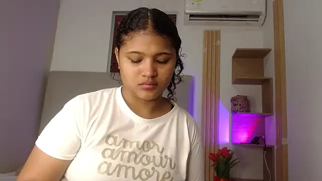 miel alisha online show from February 12, 2026, 12:05 pm