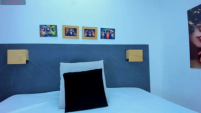 iamdoll online show from April 21, 2026, 7:53 pm