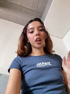 MiaaCute- online show from May 20, 2026, 9:23 pm