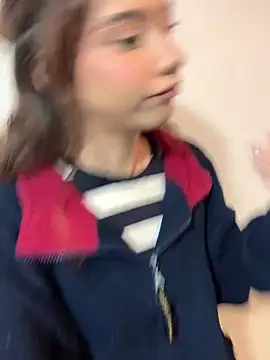 MiaaCute- online show from April 22, 2026, 8:26 pm