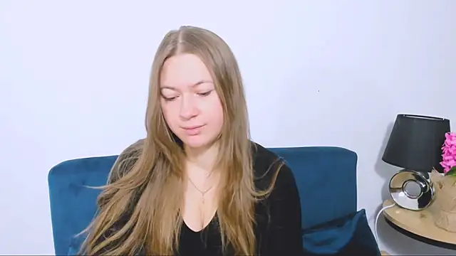 LeaNaughty online show from November 24, 2025, 7:41 am