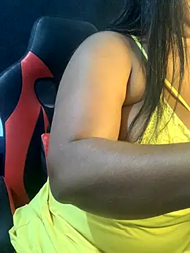 NatashaAzura online show from October 29, 2025, 8:24 am