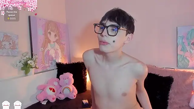 Strawberry Kitty  online show from March 23, 2026, 7:19 am