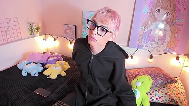 Strawberry Kitty  online show from November 17, 2025, 3:54 am