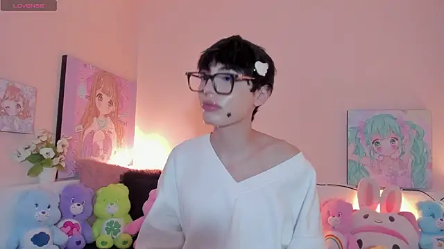 Strawberry Kitty  online show from March 9, 2026, 2:37 am