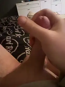 Snapshot of DirtyDeedsderechte chatting on November 30, 2025, 3:24 pm DirtyDeedsderechte online show from November 30, 2025, 3:24 pm