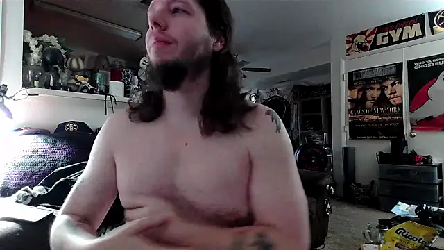 biggerisbetter12 online show from November 11, 2025, 10:26 pm