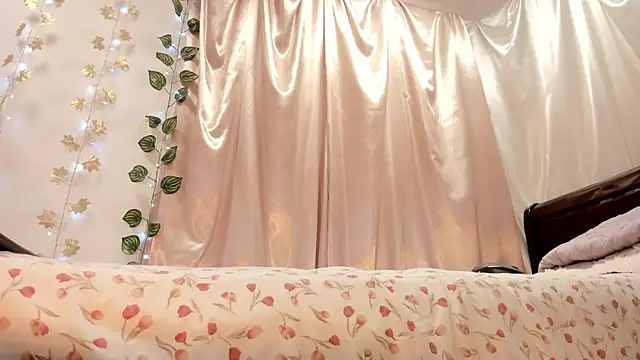 Snapshot of Milie_yue chatting on November 24, 2025, 2:06 pm Milie yue online show from November 24, 2025, 2:06 pm