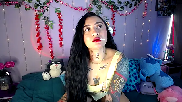 NathallyRouse online show from November 24, 2025, 2:44 am