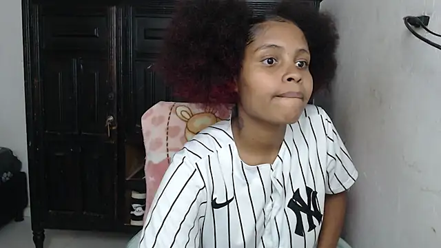 kataleya2021 online show from October 20, 2025, 3:52 am