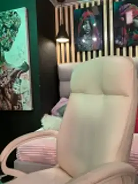 elegant  rouse online show from December 5, 2025, 8:17 pm