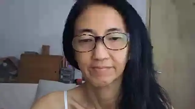 Snapshot of princessD077 chatting on April 18, 2026, 4:53 pm princessD077 online show from April 18, 2026, 4:53 pm