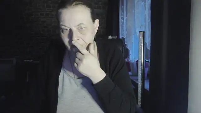 Diamond Bite online show from October 28, 2025, 5:39 am