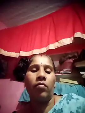 OliveGreen22 online show from November 1, 2025, 5:47 am