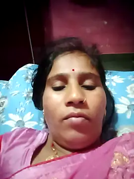 OliveGreen22 online show from November 2, 2025, 8:47 pm