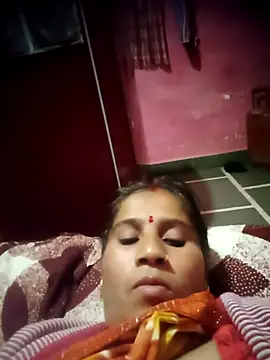 OliveGreen22 online show from November 12, 2025, 9:24 am