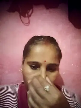 OliveGreen22 online show from November 16, 2025, 1:54 am