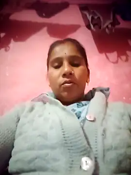 OliveGreen22 online show from November 23, 2025, 1:26 am