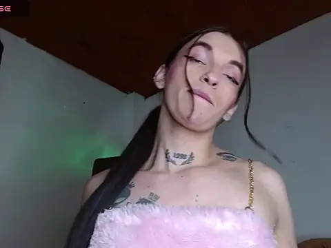 Snapshot of Scarlett_crastrawberry chatting on July 18, 2026, 12:30 am Scarlett crastrawberry online show from July 18, 2026, 12:30 am