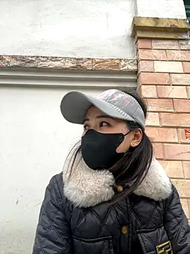 Snapshot of Phale2x chatting on November 19, 2025, 2:22 am Phale2x online show from November 19, 2025, 2:22 am