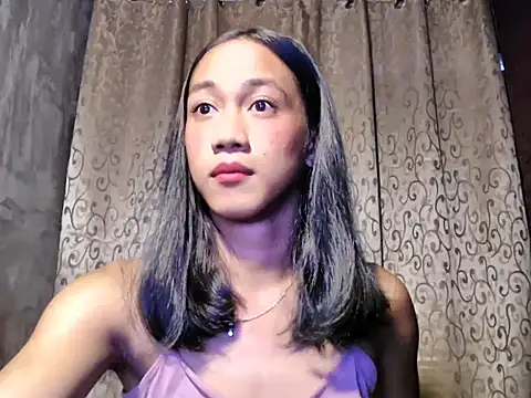 taylaxuxu online show from November 7, 2025, 6:29 am