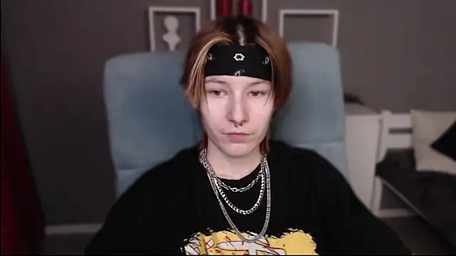 guitarandangell online show from February 17, 2026, 10:34 am