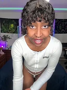 DaisyMynx online show from November 8, 2025, 3:21 am