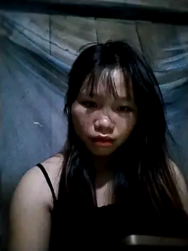 linh-miu99 online show from October 18, 2025, 12:51 pm