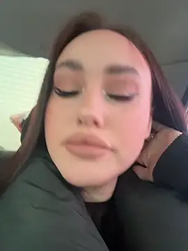 KiraSunshine online show from January 8, 2026, 3:34 am