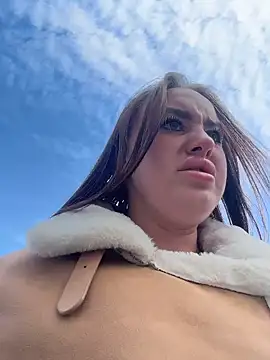 KiraSunshine online show from April 8, 2026, 5:53 am