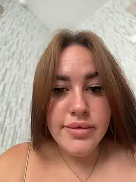 KiraSunshine online show from June 26, 2026, 3:45 am