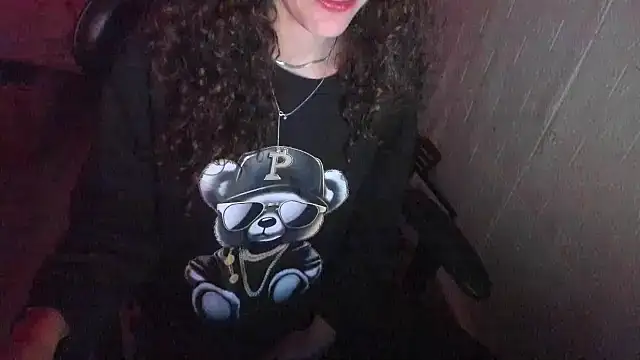 MartesBratty online show from April 17, 2026, 2:36 am