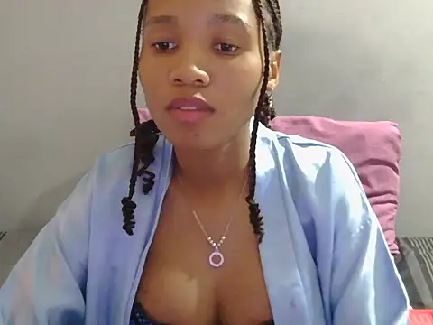 yellowbonecams1874 online show from November 7, 2025, 9:47 am