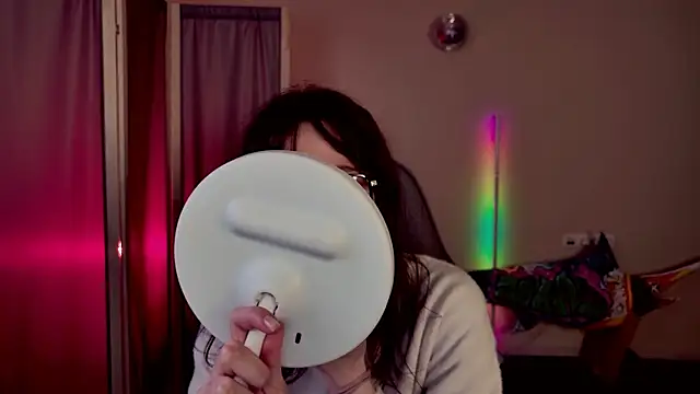 KiraVair online show from April 13, 2026, 3:38 pm