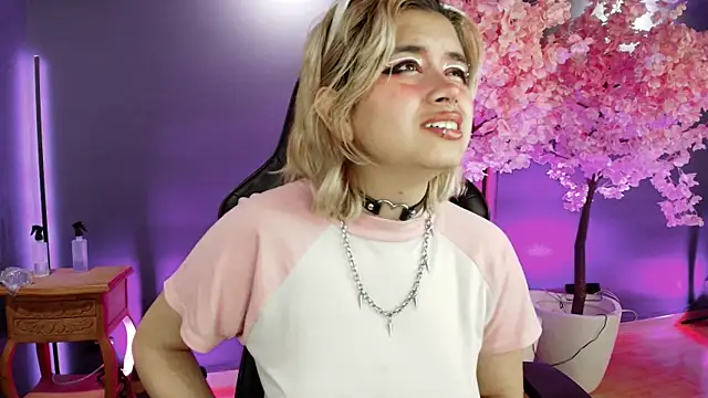 Navier   online show from November 6, 2025, 7:51 pm