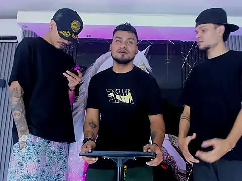 handsome boys22 online show from December 20, 2025, 12:41 pm