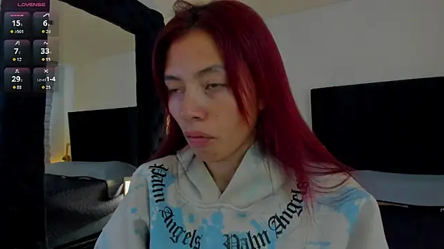 melanie roux   online show from March 18, 2026, 12:19 pm