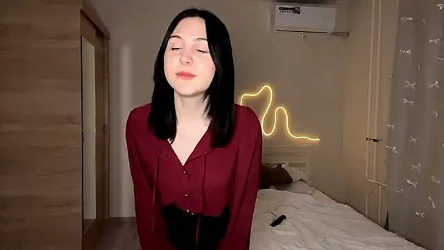 MyraLitterers online show from March 10, 2026, 4:22 pm