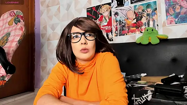 auralune online show from November 12, 2025, 5:00 am