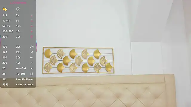 lucia lorenz online show from December 18, 2025, 11:36 am