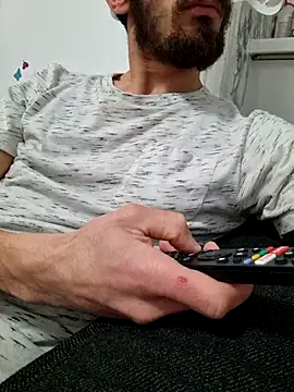 16enes16 online show from December 3, 2025, 6:07 pm