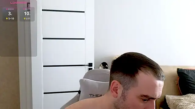 AdeleLaCr0ix online show from October 26, 2025, 4:24 am