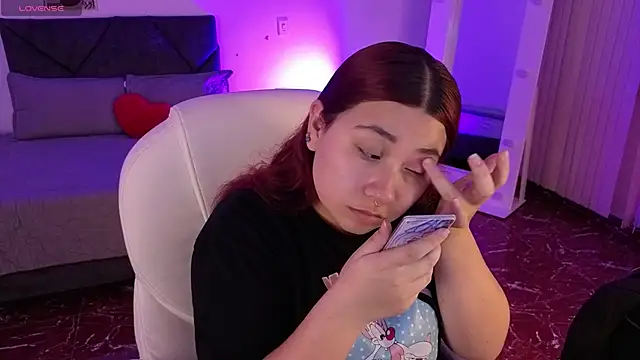 littlee red online show from February 13, 2026, 7:25 pm