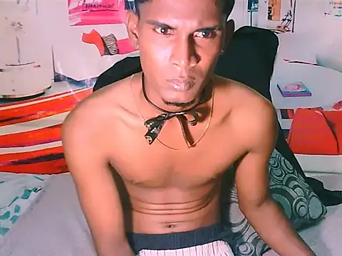 IndianThuggin online show from November 3, 2025, 4:32 pm