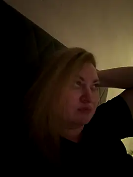 Amelia-Diamond online show from December 18, 2025, 8:34 pm