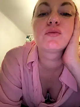 Amelia-Diamond online show from December 1, 2025, 1:45 pm