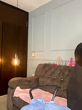 Orianabluee  online show from November 20, 2025, 3:18 am