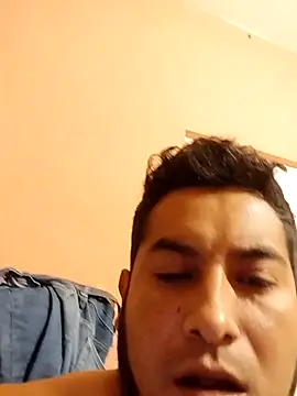 Travieso 21 online show from November 18, 2025, 2:27 am