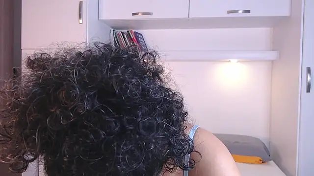 MartiRuis10 online show from November 17, 2025, 8:02 pm