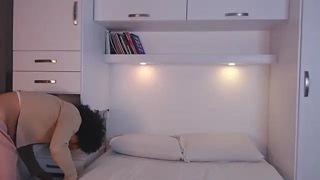 MartiRuis10 online show from November 19, 2025, 11:27 pm